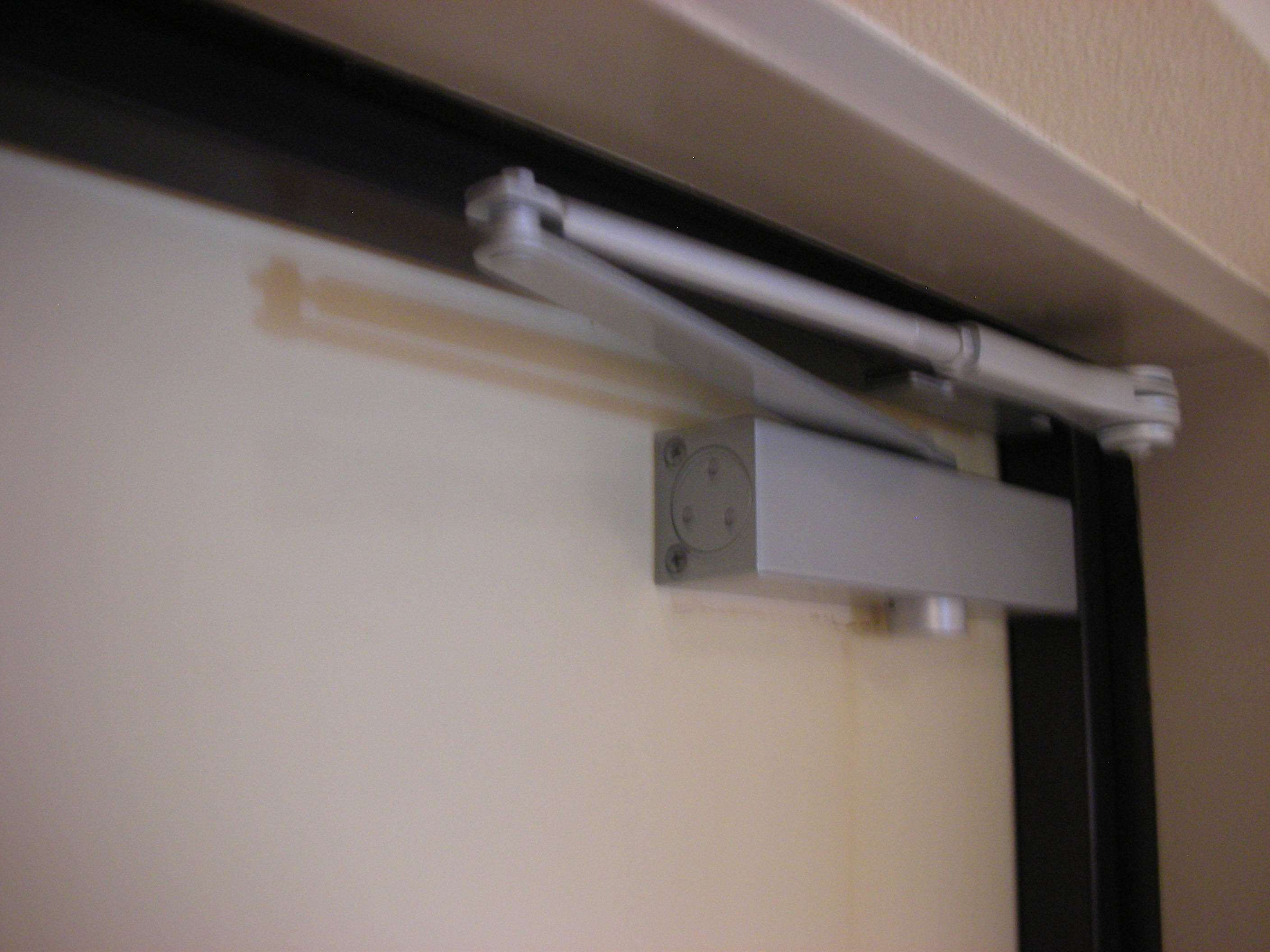 �h�A�N���[�U�[